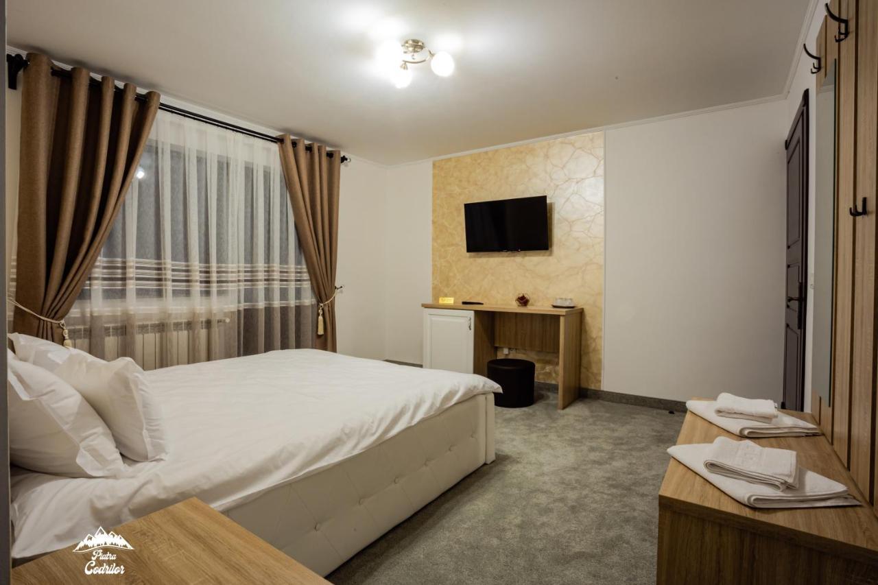 Piatra Codrilor Hotel ดอร์นาอารินี ภายนอก รูปภาพ