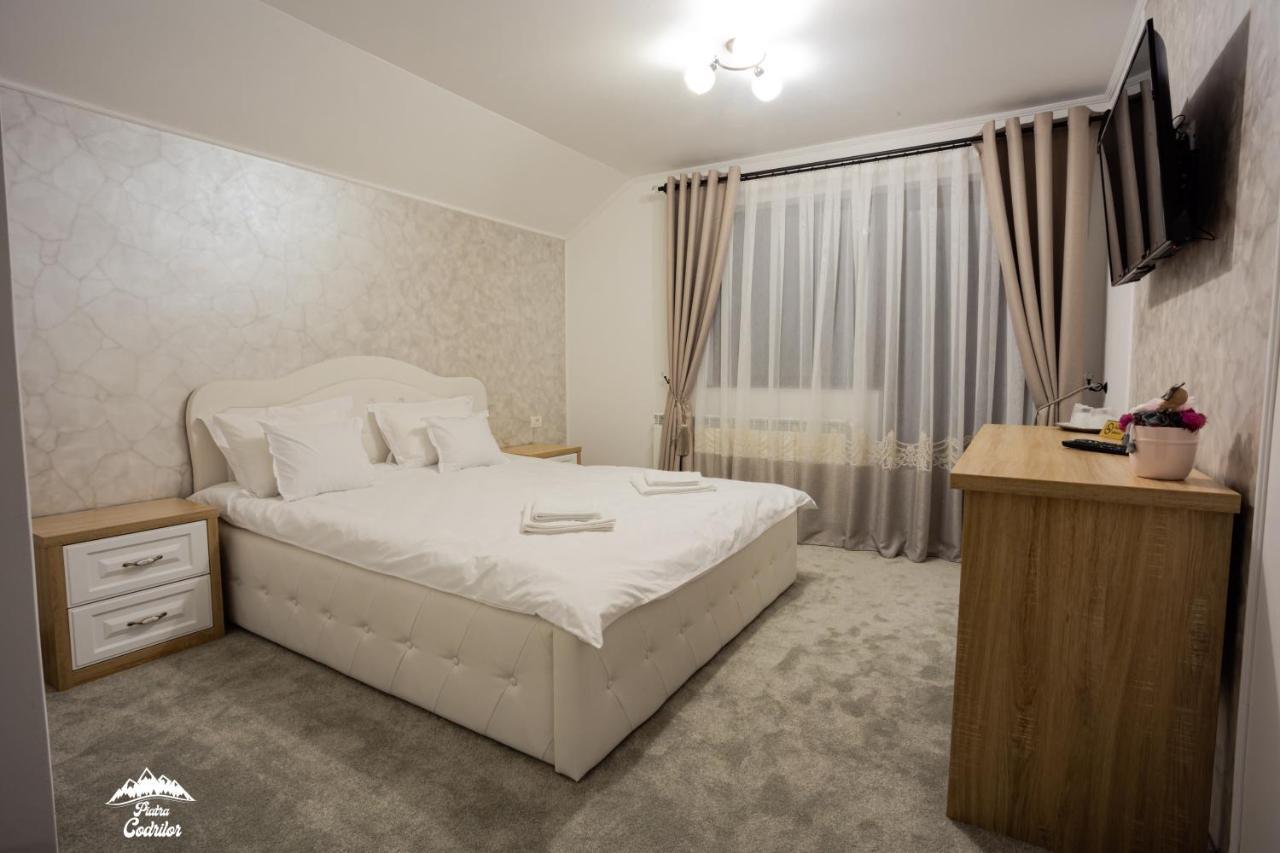 Piatra Codrilor Hotel ดอร์นาอารินี ภายนอก รูปภาพ