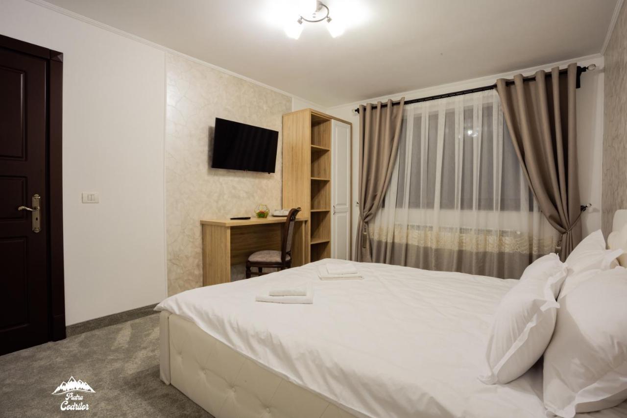 Piatra Codrilor Hotel ดอร์นาอารินี ภายนอก รูปภาพ